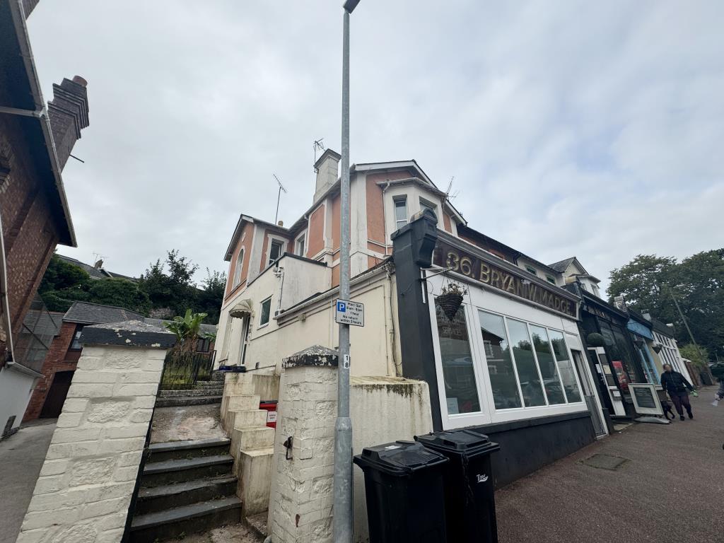 Lot: 30 - MIXED USE PROPERTY FOR INVESTMENT OR OCCUPATION - Outside view of the whole property